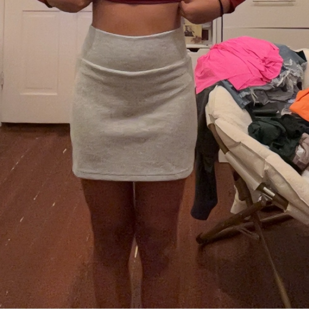 Women's medium length grey skirt